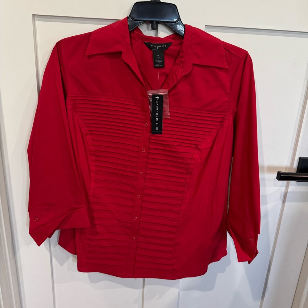 NWT Women's Red Button-Up Top w 3/4 sleeves